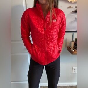 Women's North Face Coat - Small